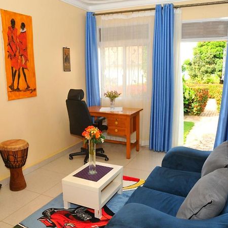 Victoria Lake View Guesthouse & Safaris Entebbe Dış mekan fotoğraf