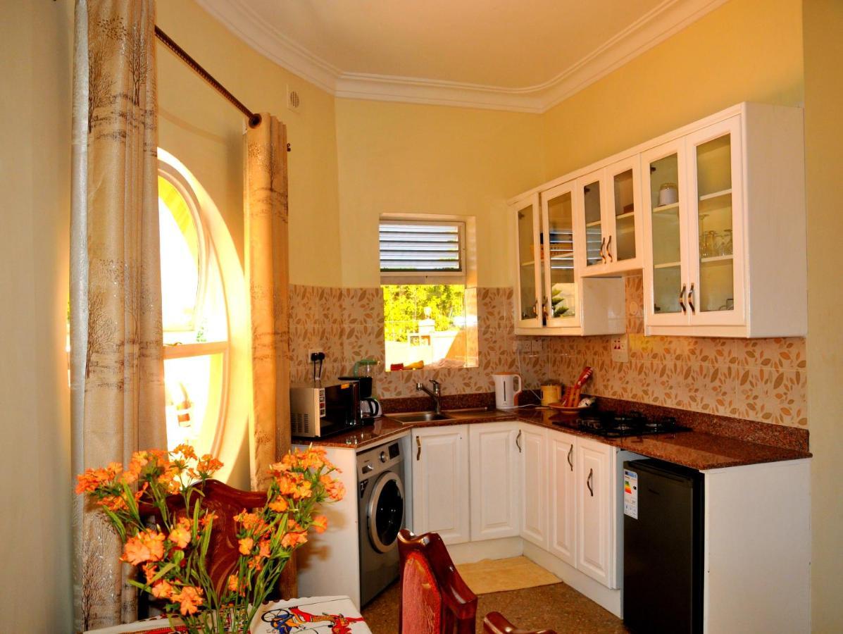 Victoria Lake View Guesthouse & Safaris Entebbe Dış mekan fotoğraf