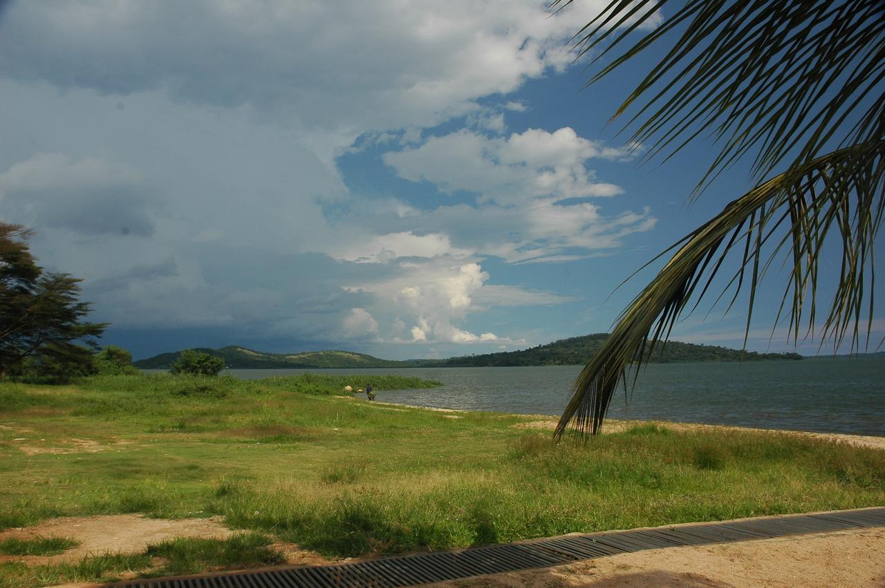 Victoria Lake View Guesthouse & Safaris Entebbe Dış mekan fotoğraf