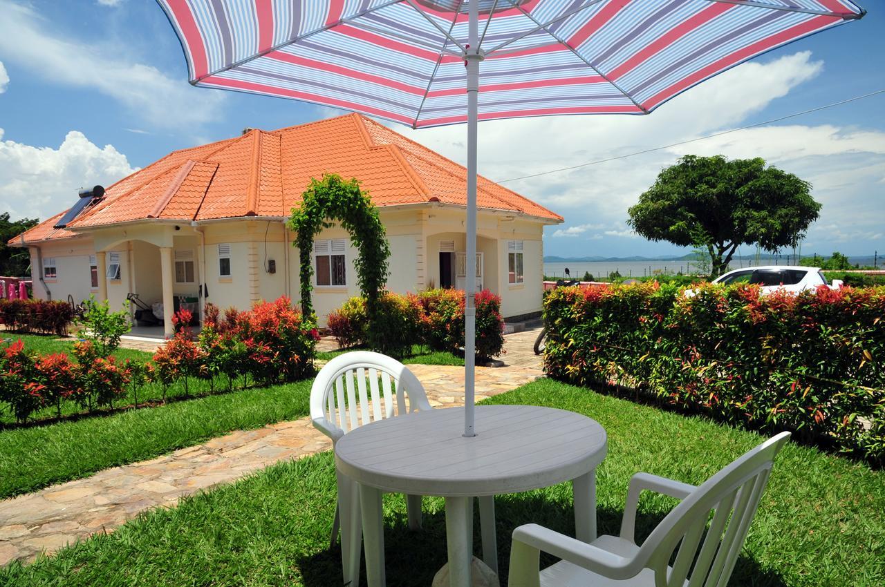 Victoria Lake View Guesthouse & Safaris Entebbe Dış mekan fotoğraf
