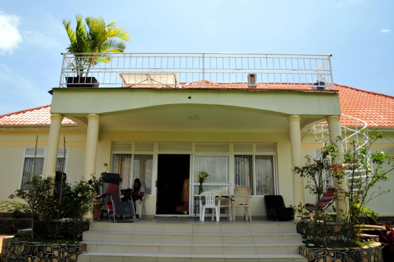 Victoria Lake View Guesthouse & Safaris Entebbe Dış mekan fotoğraf